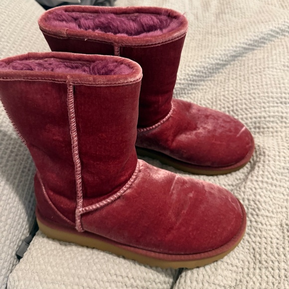 Rare Pink Velvet Uggs Women’s Sz 8 - Picture 1 of 6